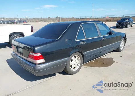 1998 Mercedes-Benz S 500 z USA, uszkodzony, nr VIN WDBGA51G1WA393058